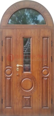 Двустворчатая железная дверь МДФ со стеклом в форме арки ДА-52 в Сургуте