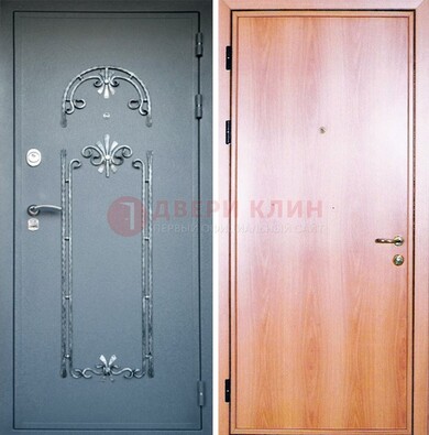 Железная дверь с ковкой ламинат внутри ДК-11 в квартиру в Сургуте