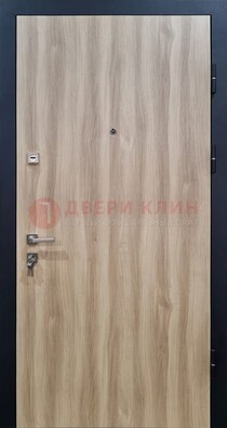 Светлая металлическая дверь с МДФ ДМ-340 в Сургуте
