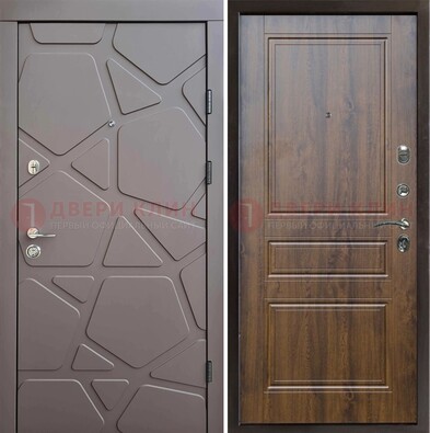 Коричневая железная дверь с декоративной МДФ ДМ-438 в Сургуте