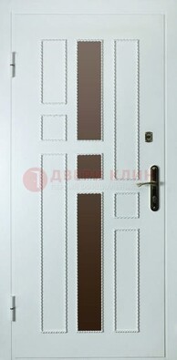 Белая стальная дверь с МДФ и декоративными вставками ДМ-62 в Сургуте
