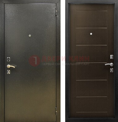 Темная металлическая дверь с порошковым напылением ДП-105 в Сургуте