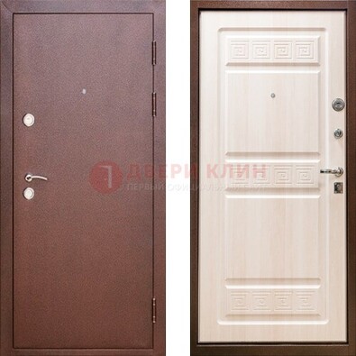 Коричневая металлическая дверь с порошковым напылением ДП-182 в Сургуте