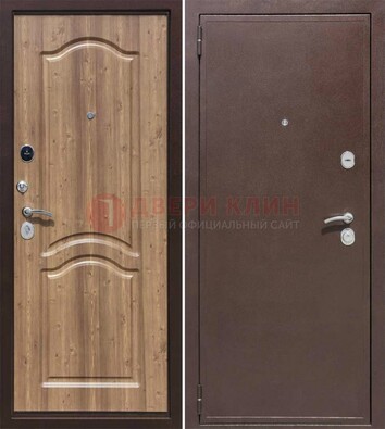 Коричневая железная дверь с порошковым окрасом ДП-191 в Сургуте