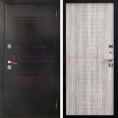 Черная железная дверь с порошковым покрытием и филенчатой МДФ ДП-221 в Сургуте