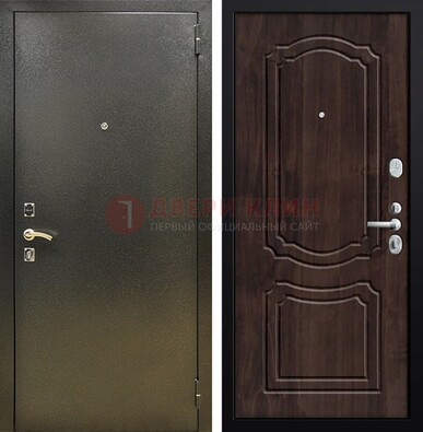 Темно-серая железная дверь с порошковым покрытием и коричневой МДФ ДП-288 в Солнечногорске