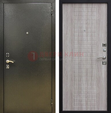 Железная темная дверь с порошковым покрытием и филенчатой МДФ ДП-297 в Сургуте