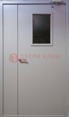 Белая железная дверь ДПД-4 в Сургуте