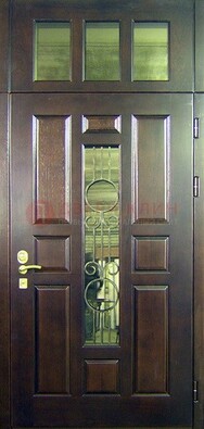 Парадная дверь со стеклянными вставками и ковкой ДПР-1 в офисное здание в Сургуте