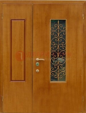 Входная дверь Дверь со вставками из стекла и ковки ДПР-20 в холл в Сургуте
