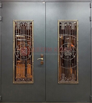 Входная металлическая парадная дверь со стеклом и ковкой ДПР-81 в Сургуте