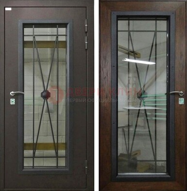 Коричневая железная дверь со стеклом для частного дома ДС-8 в Сургуте