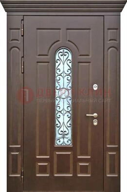 Коричневая железная дверь со стеклом ковкой для частного дома ДСК-133 в Сургуте