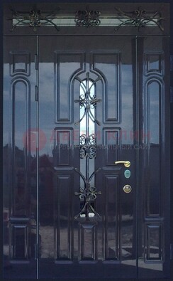 Глянцевая полуторная дверь Винорит стекло и ковка ДСК-275 в Сургуте