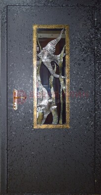 Металлическая дверь со стеклом и ковкой ДСК-82 для крыльца в Сургуте