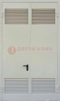 Белая металлическая противопожарная дверь с вентиляционной решеткой ДТ-6 в Сургуте