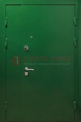 Зеленая распашная тамбурная дверь Порошок ДТМ-47 в Сургуте
