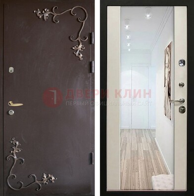 Железная дверь с порошковым напылением Темное серебро cо светлой МДФ с зеркалом ДЗ-109 в Сургуте