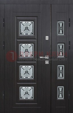 Чёрная двухстворчатая железная дверь с МДФ и витражом ВЖ-35 в Сургуте